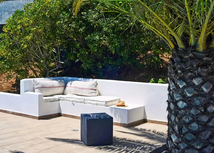 Nyaraló Manuki Mas *